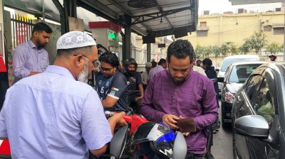 পাম্প মালিকদের ‘অঘোষিত রেশনিং’য়ে বিপাকে ক্রেতারা, নির্লিপ্ত সরকার