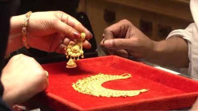 দফায় দফায় কমছে স্বর্ণের দাম, ভরিতে বড় ছাড়