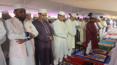 বৃষ্টির মধ্যেও বরিশালে ঈদের প্রধান জামাত অনুষ্ঠিত
