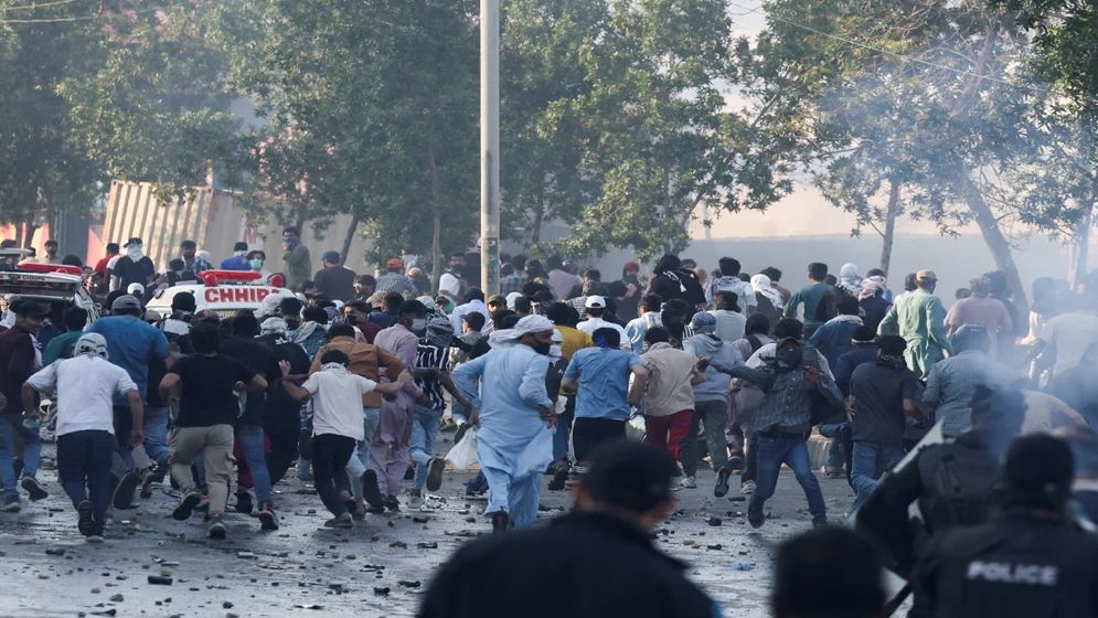প্রতিবাদ করতে গিয়ে পাকিস্তান ও ইরাকে ২২ জন নিহত  