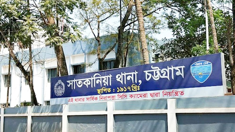 চট্টগ্রামে মুখোশধারী দুর্বৃত্তের হামলায় যুবক নিহত  