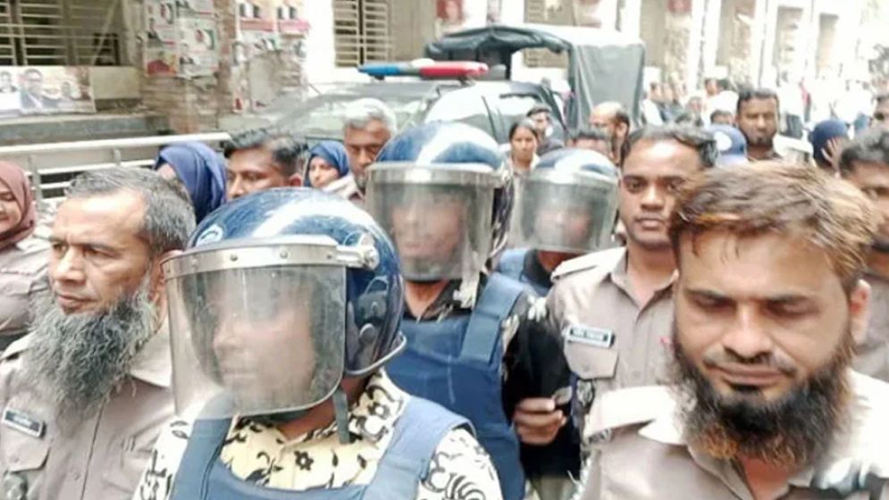 যুবদল নেতা মঈনসহ ৩ জন রিমান্ডে