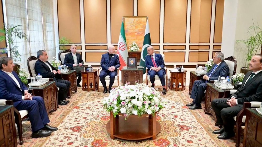 শাহবাজ শরিফের সঙ্গে ইরানি প্রতিনিধিদলের বৈঠক অনুষ্ঠিত