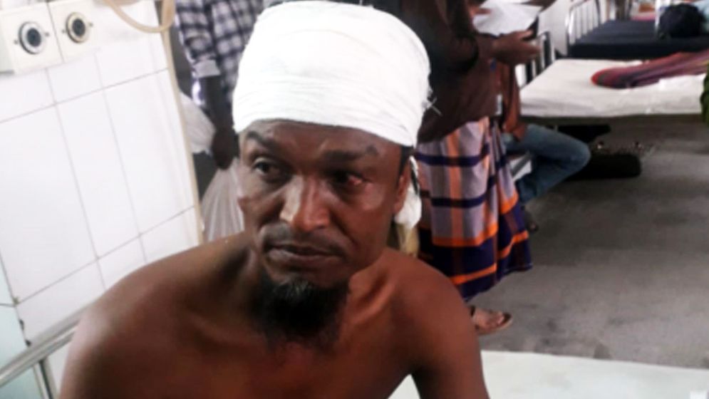 চাঁদাবাজি নিয়ে শ্রমিকদলের দু’পক্ষের সংঘর্ষ