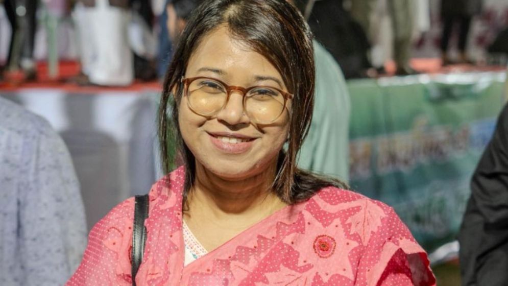 এনসিপি নেত্রী মনিরা শারমিনের প্রার্থিতা বাতিল করলো ইসি