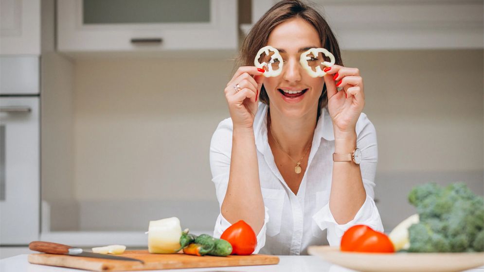 দৃষ্টিশক্তি ভালো রাখতে যে ৫ খাবার খাবেন