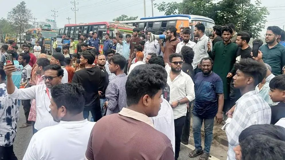 কুমিল্লায় ঢাকা-চট্টগ্রাম মহাসড়ক অবরোধ, ৮ কিলোমিটার যানজট