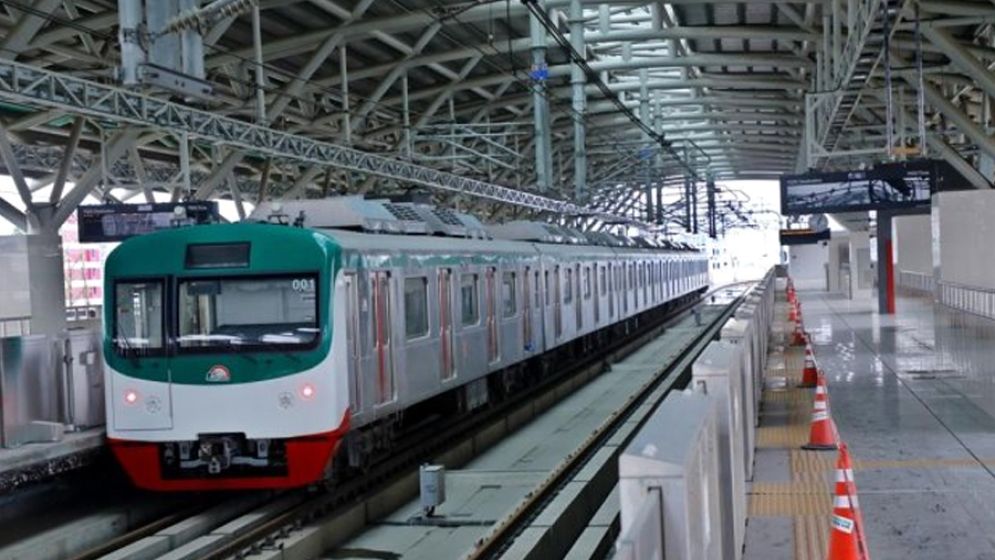 বেলুন অপসারণের পর মেট্রোরেল চলাচল শুরু