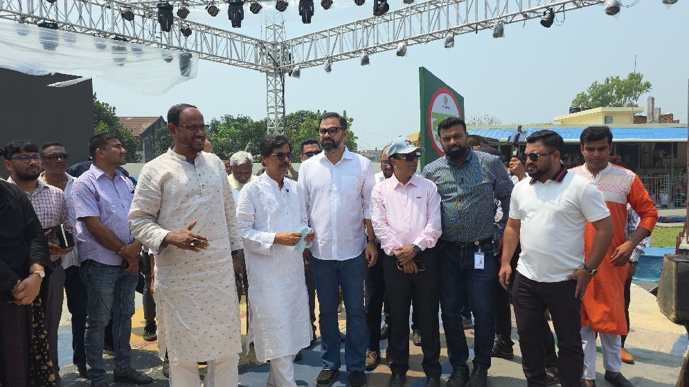 টাঙ্গাইল জেলা স্টেডিয়াম পরিদর্শন করলেন