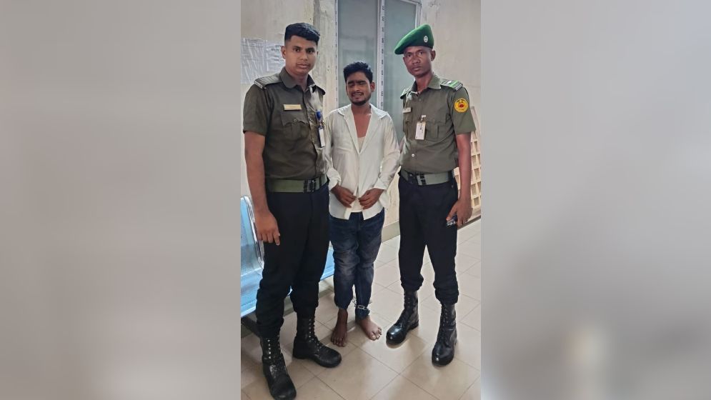 হাসপাতালে রোগীর ব্যাগ ছিনতাই, হাতেনাতে ধরা চোর