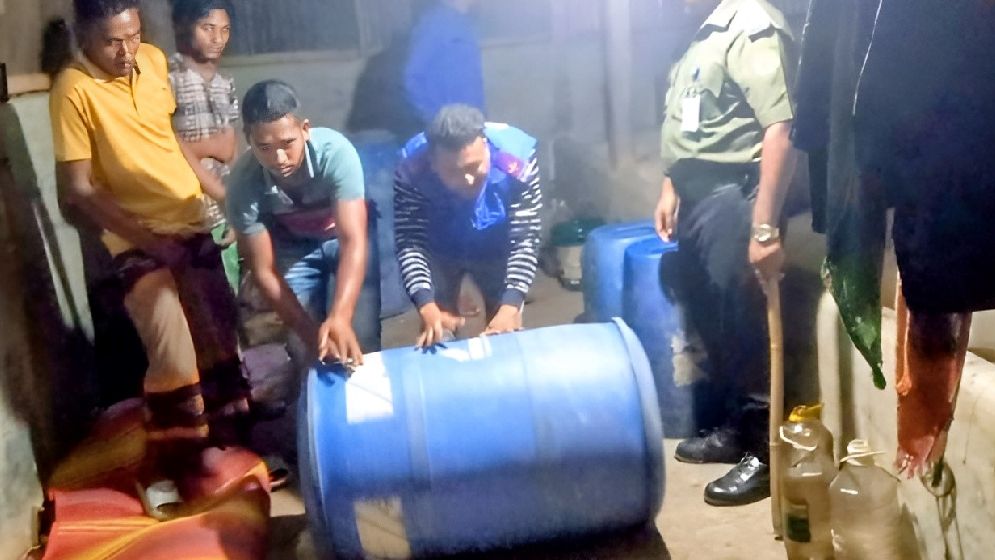 অবৈধ জ্বালানি তেল মজুত, ব্যবসায়ীর কারাদণ্ড