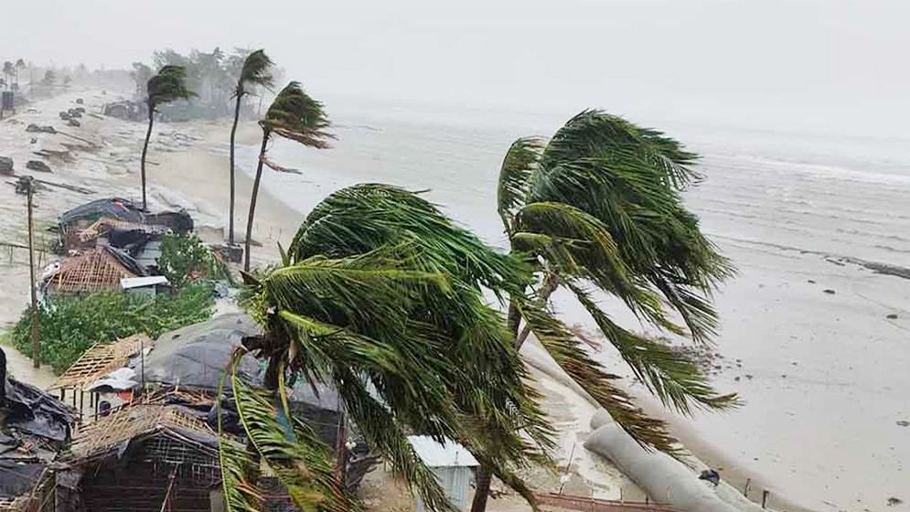 ৭ বিভাগে ঝড়-বৃষ্টির আভাস, নদীবন্দরে সতর্ক সংকেত