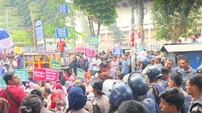 প্রতিমন্ত্রীর সঙ্গে বৈঠক নিষ্ফল, কর্মসূচি চালিয়ে যাবেন প্রাথমিক শিক্ষকরা