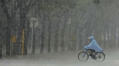 টানা ৪ দিন ৮ বিভাগে ভারী বর্ষণ, ভূমিধসের শঙ্কা