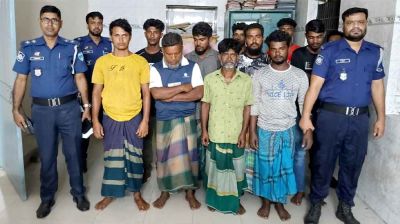 মেঘনায় অবৈধ বালু উত্তোলন, ভ্রাম্যমাণ অভিযানে আটক ১২