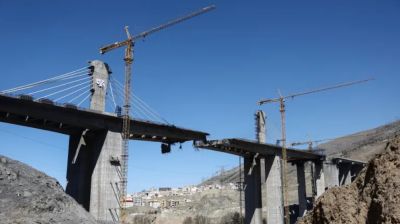 ইরানের গুরুত্বপূর্ণ সেতুতে হামলা, নিহত ৮