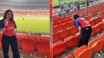  রিল বানাতে গিয়ে ৭০ হাজার টাকার আংটি হারালেন নারী দর্শক 