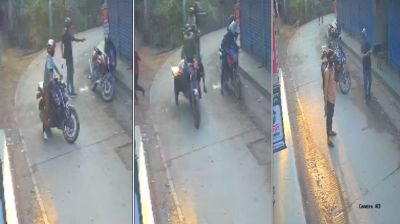 প্রকাশ্যে গুলি করে দুই লাখ টাকা ছিনতাই  