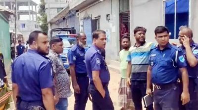 বিএনপি-ছাত্রদলের সংঘর্ষ, ককটেল বিস্ফোরণ