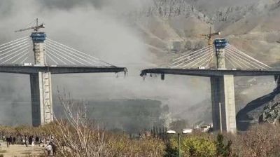 ইরানের বৃহত্তম সেতু গুঁড়িয়ে দিলো মার্কিন বাহিনী, নিহত ৮  