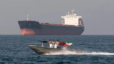 হরমুজে তেলবাহী ট্যাংকারে ইরানের গুলি