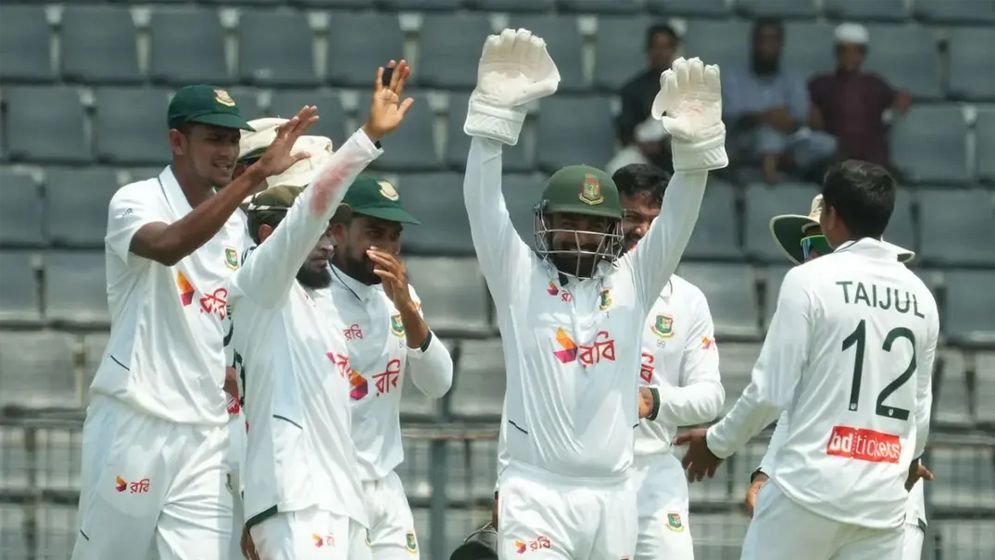 পাকিস্তানের প্রয়োজন ১২১ রান, বাংলাদেশের ৩ উইকেট