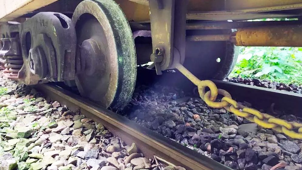 সাড়ে ৪ ঘণ্টা পর সিলেটের সঙ্গে সারাদেশের রেল যোগাযোগ স্বাভাবিক