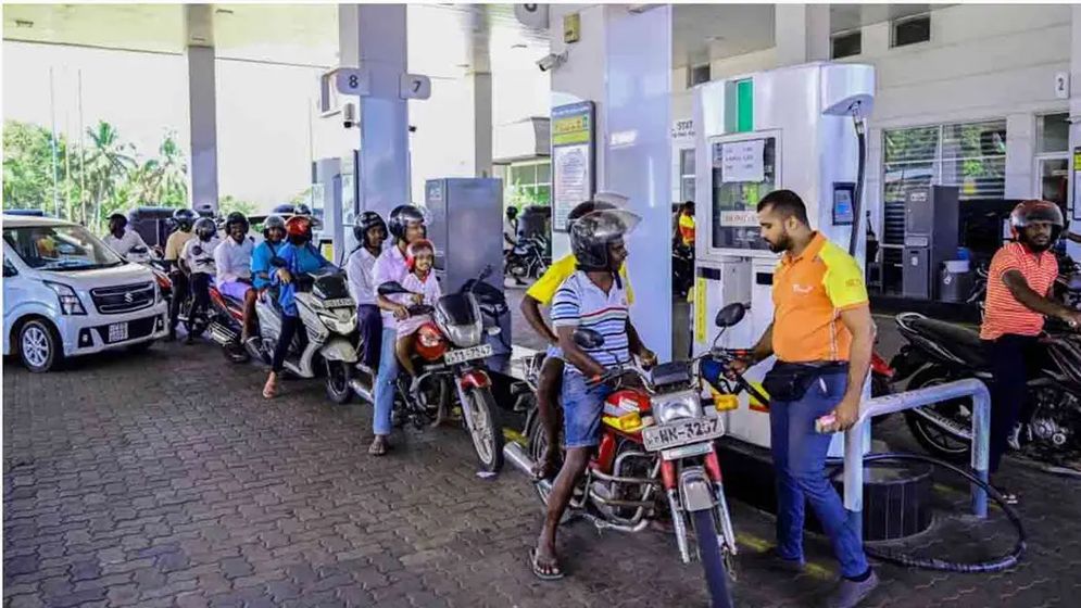 আবারও জ্বালানির দাম বাড়ালো শ্রীলঙ্কা