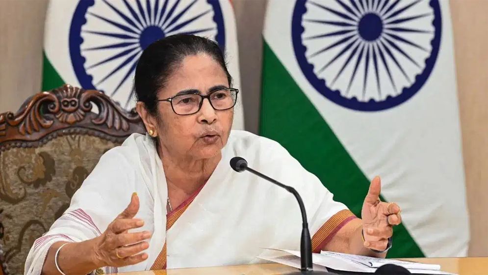 নেতা-কর্মীদের ঘুরে দাঁড়ানোর ডাক মমতার