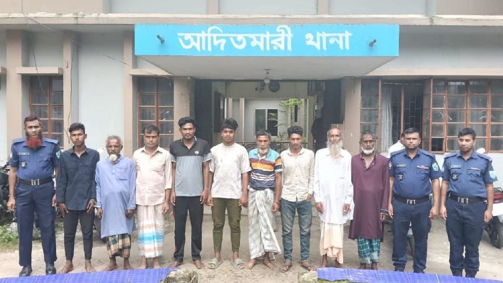 পুলিশের চিরুনি অভিযানে গ্রেপ্তার ১২ জন 