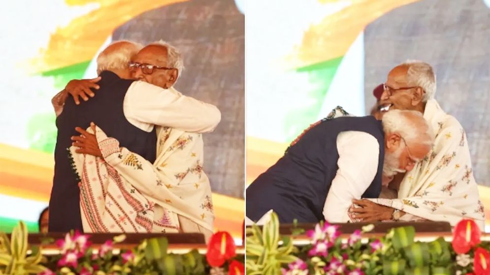 পা ছুঁয়ে প্রণাম করলেন মোদি, কে এই ৯৭ বছর বয়সি প্রবীণ নেতা?