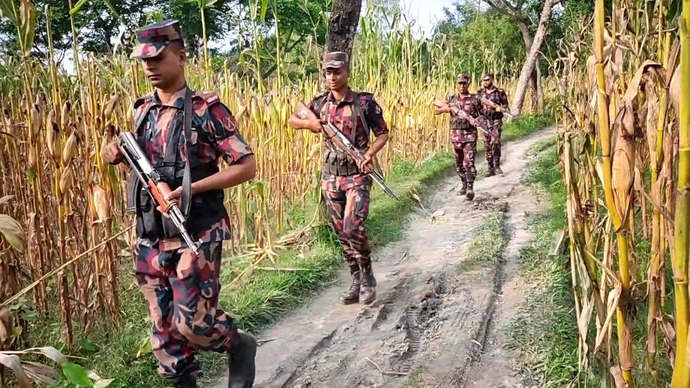 চোরাচালান ও অনুপ্রবেশ ঠেকাতে সীমান্তে বিজিবির কঠোর নজরদারি