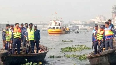 নৌ পুলিশের ট্রলারডুবি, প্রাণ গেল কনস্টেবলের
