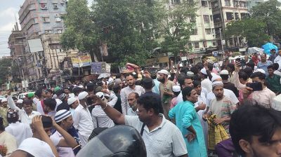কলকাতায় জুমার নামাজে পুলিশের বাধা, ব্যাপক উত্তেজনা
