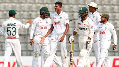 টাইগারদের বোলিং তোপে বিধ্বস্ত পাকিস্তান