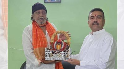 মিঠুন চক্রবর্তীর বাড়িতে শুভেন্দু