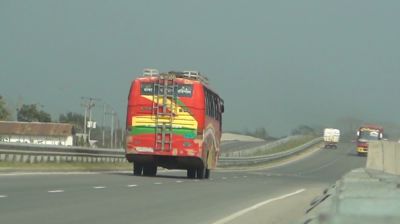 মহাসড়কে নেই ফুট ওভারব্রিজ, বাস চাপায় পিষ্ট পথচারী