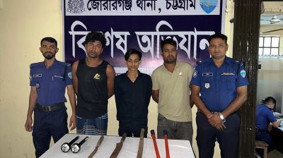 ডাকাতির প্রস্তুতিকালে ২৯ মামলার আসামিসহ ৩ ডাকাত গ্রেফতার