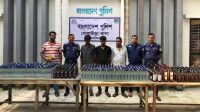 পিকআপে মিললো ৫৪৯ বোতল মদ, আটক ৩