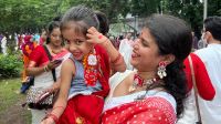 মায়ের আঁচলে পৃথিবীর প্রথম আশ্রয়