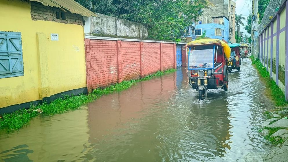 অপরিকল্পিত ড্রেনেজে জলাবদ্ধ রংপুর