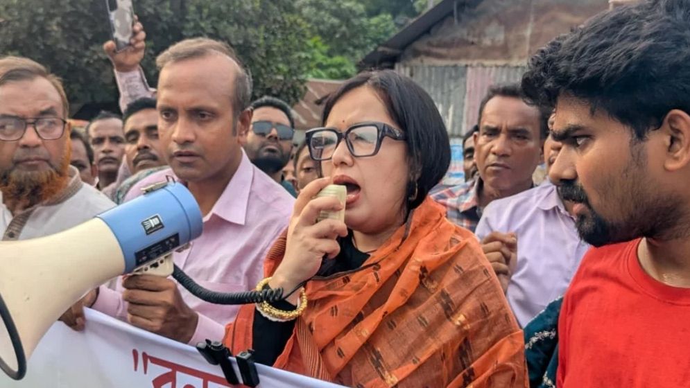 ‘যারা মৌলবাদী রাষ্ট্র বানাতে চায়, তারাই সিনেমা বন্ধ করেছে’