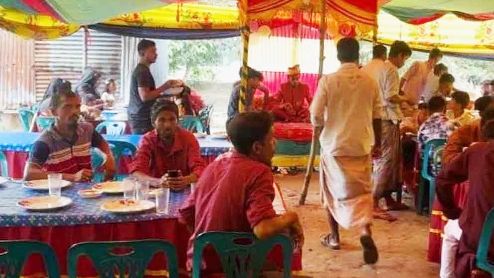 বিয়েবাড়ির খাবারে রোস্ট না পাওয়ায় সংঘর্ষে তিনজন আহত