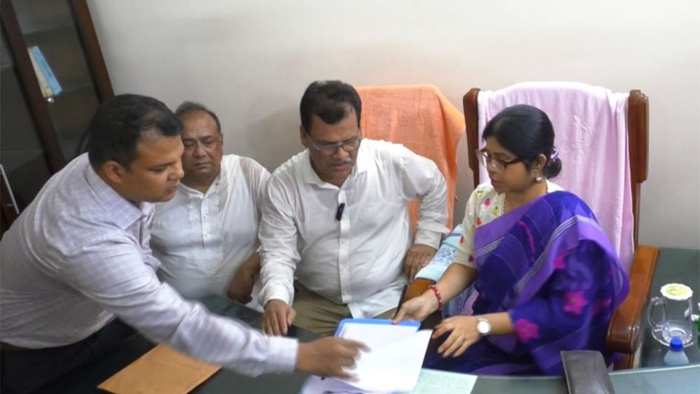 দীর্ঘ প্রতীক্ষার অবসান, সাতক্ষীরা জেলা পরিষদে প্রশাসক হাবিব