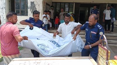 কুয়াকাটায় সড়ক দুর্ঘটনায় কিশোর পর্যটক নিহত, আহত ৩